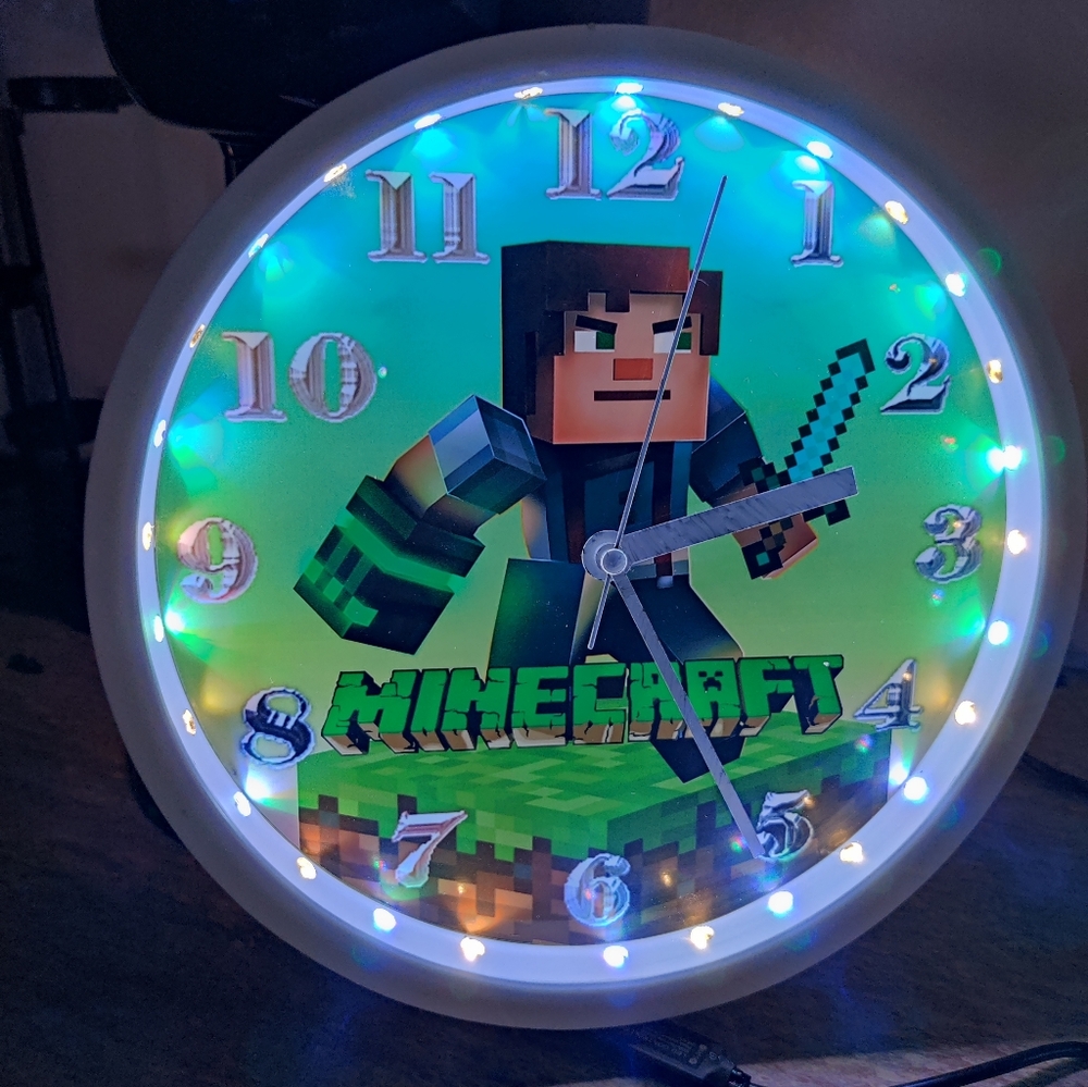 COPY - Minecraft wall clock - Picture 7 of 10